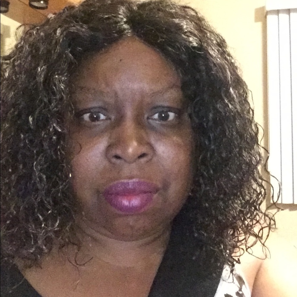 Meet your Posher, Lisa